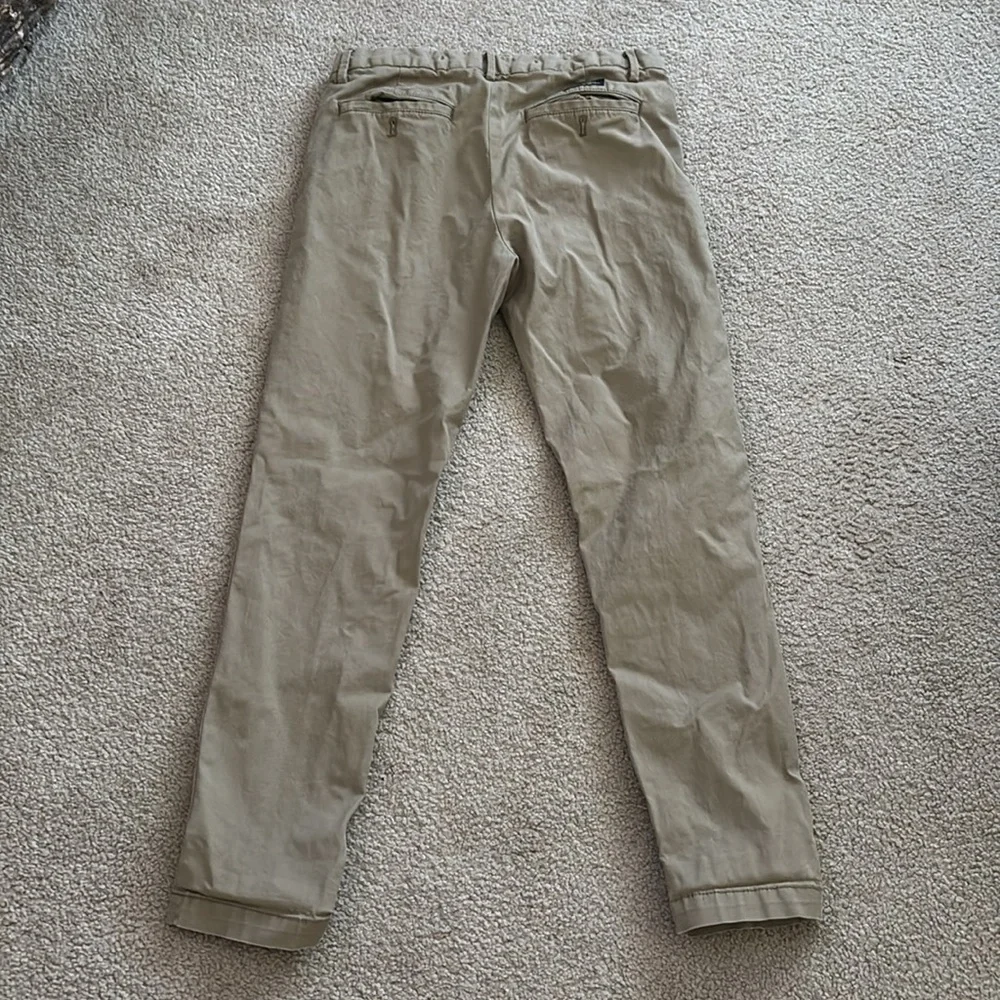 Banana Republic Lived In Chino size W29 L30